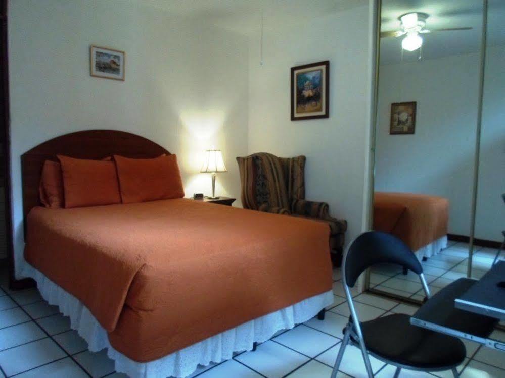 Novohostal B&B Guatemala City Exteriör bild